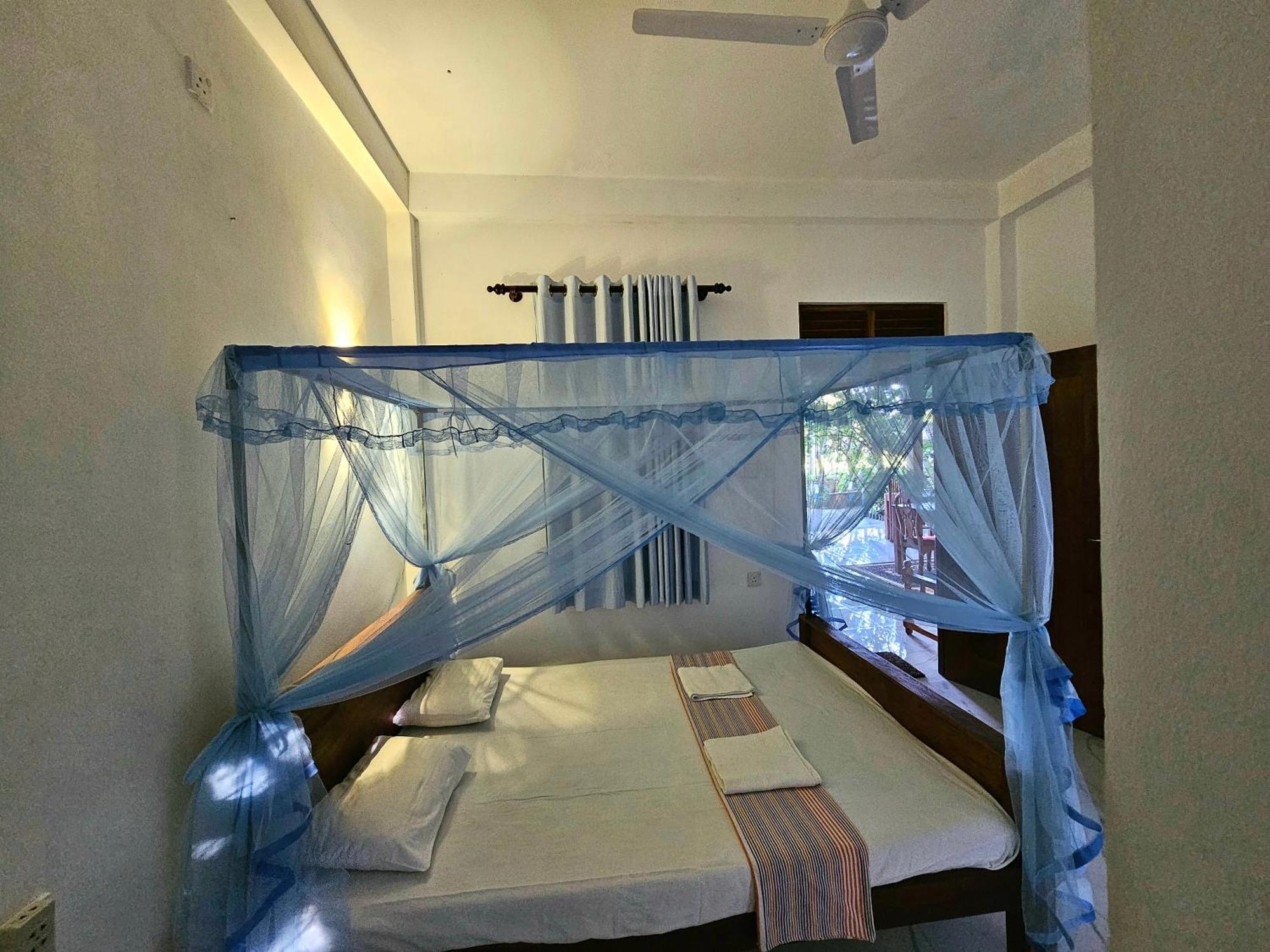 Hotel Tissamaharama Buitenkant foto